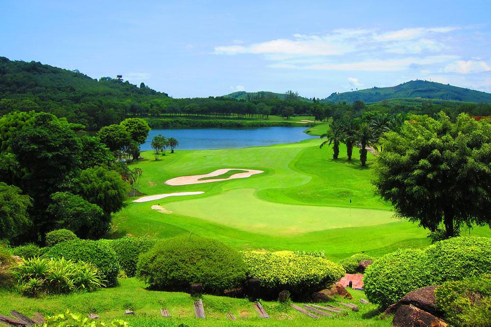 A Game of Phuket Golf or Tennis?